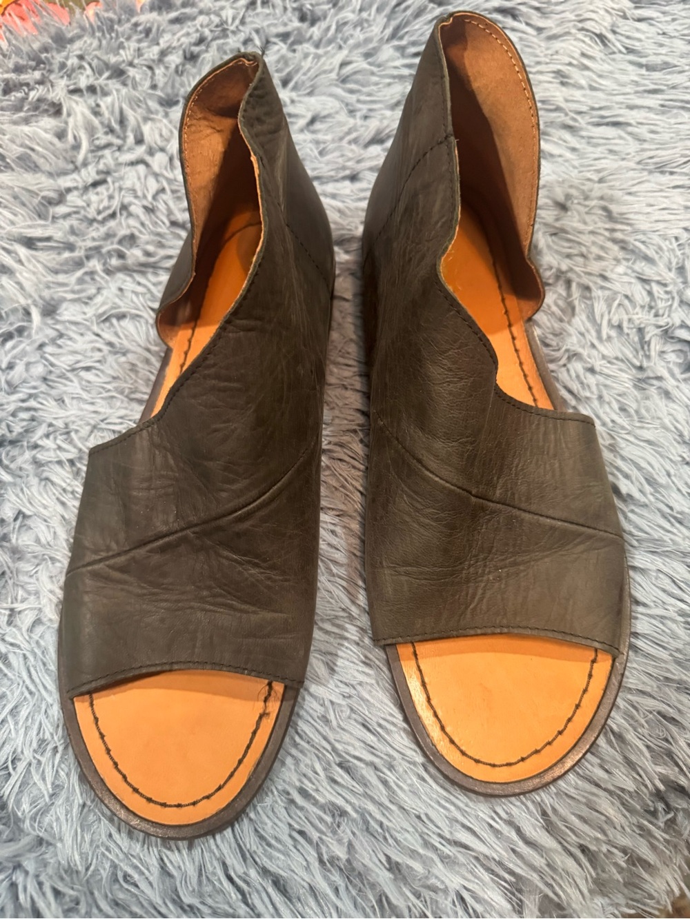 Preowned FREE PEOPLE Mont Blanc Asymmetrical Open Toe Leather Sandals Size 39